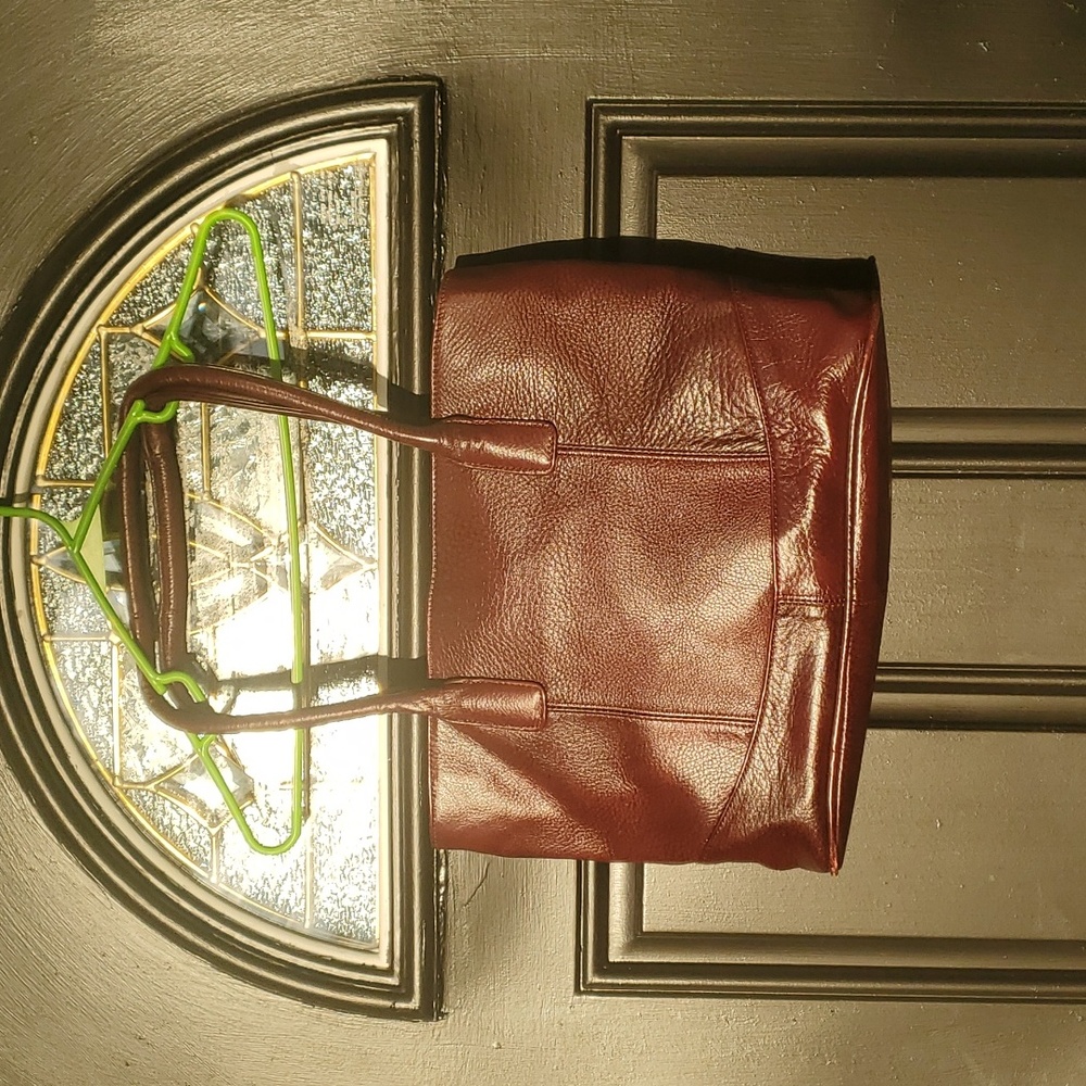 AmeriLeather Shoulder Bag